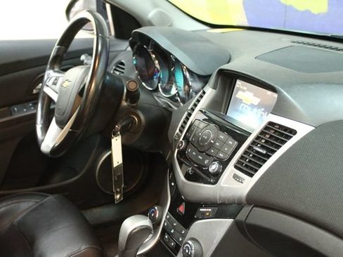 Used 2016 Chevrolet Cruze LT w/ Sun, Sound and Sport Package FWD image 10