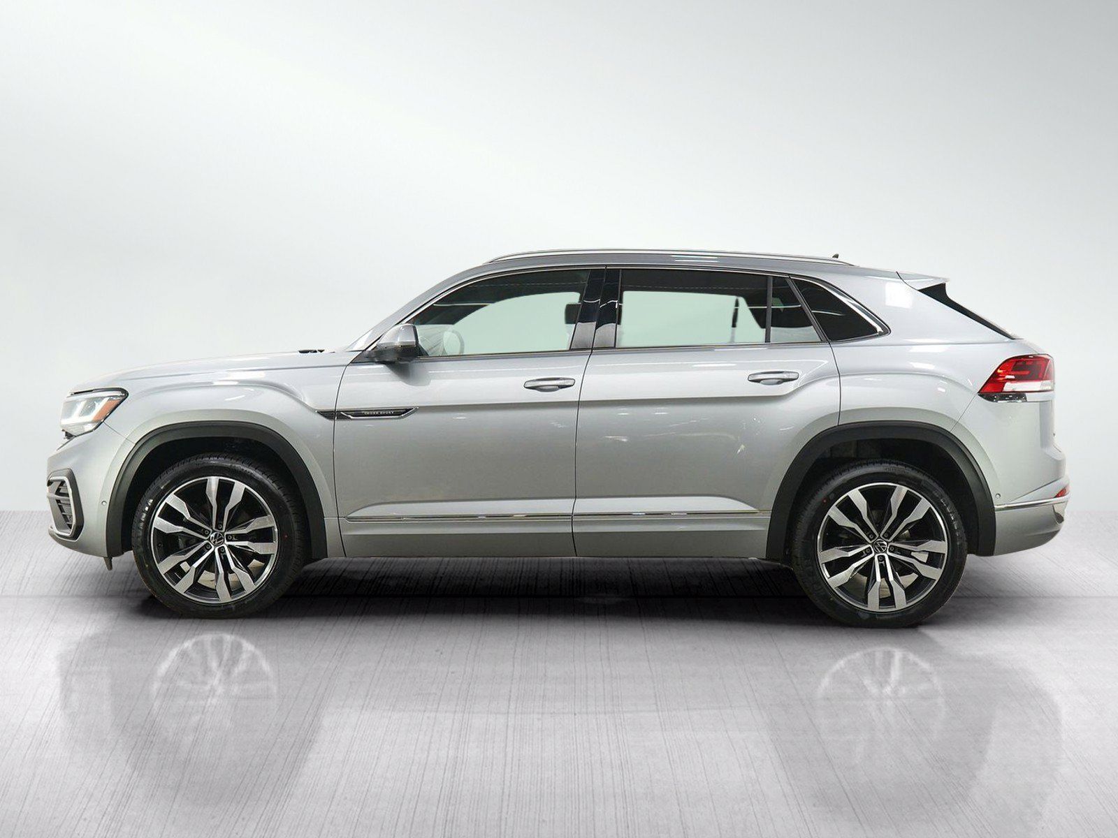Used 2020 Volkswagen Atlas Cross Sport SEL Premium R-Line AWD/4WD image 2