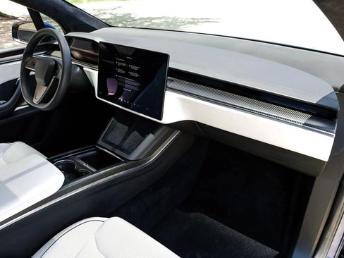 Used 2022 Tesla Model X Plaid AWD/4WD image 12