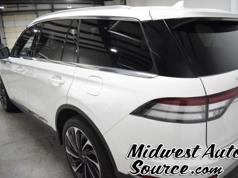 Used 2020 Lincoln Aviator Reserve w/ Equipment Group 202A AWD/4WD image 2