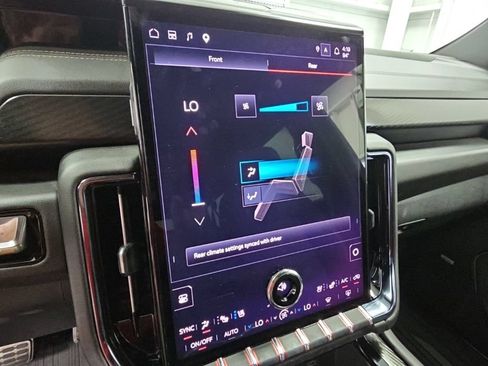 Used 2025 GMC Yukon XL AT4 w/ AT4 Premium Package AWD/4WD image 15
