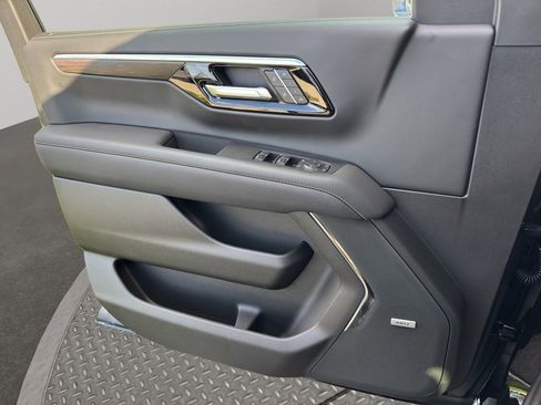 New 2026 Chevrolet Tahoe Premier image 14