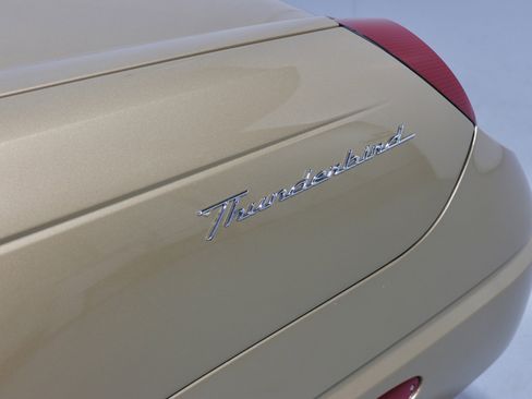 Used 2005 Ford Thunderbird image 49