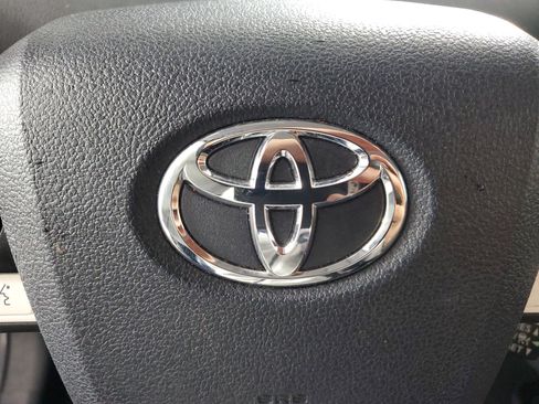 Used 2017 Toyota Prius Prime Advanced image 21