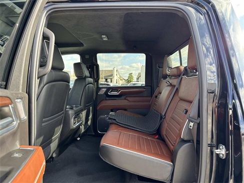 Used 2024 GMC Sierra 2500 Denali Ultimate image 11