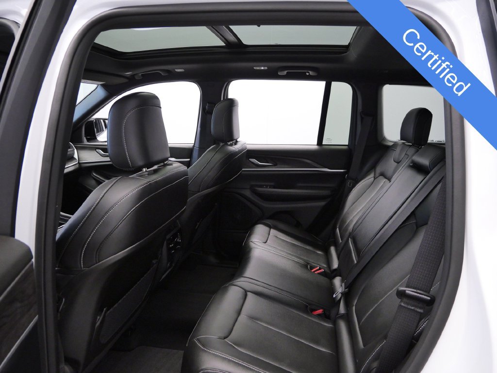Certified 2024 Jeep Grand Cherokee Limited w/ Black Appearance Package AWD/4WD image 14