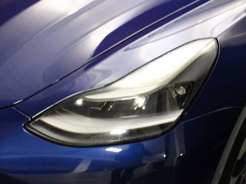 Used 2022 Tesla Model 3 Performance image 5