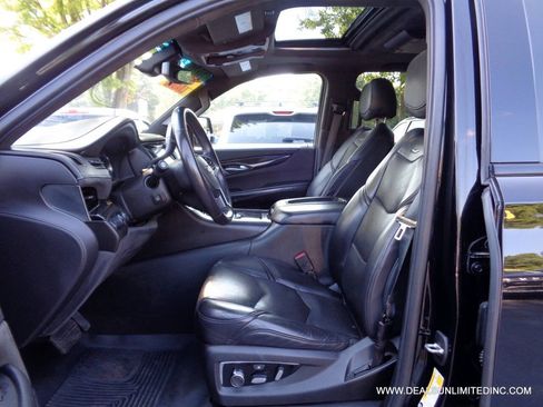 Used 2020 Cadillac Escalade ESV Platinum AWD/4WD image 8