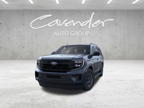 New 2025 Ford Expedition Active image 2
