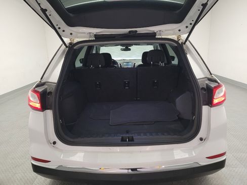 Used 2018 Chevrolet Equinox LT FWD image 29