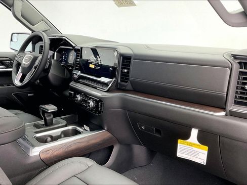 New 2026 GMC Sierra 1500 SLT image 6