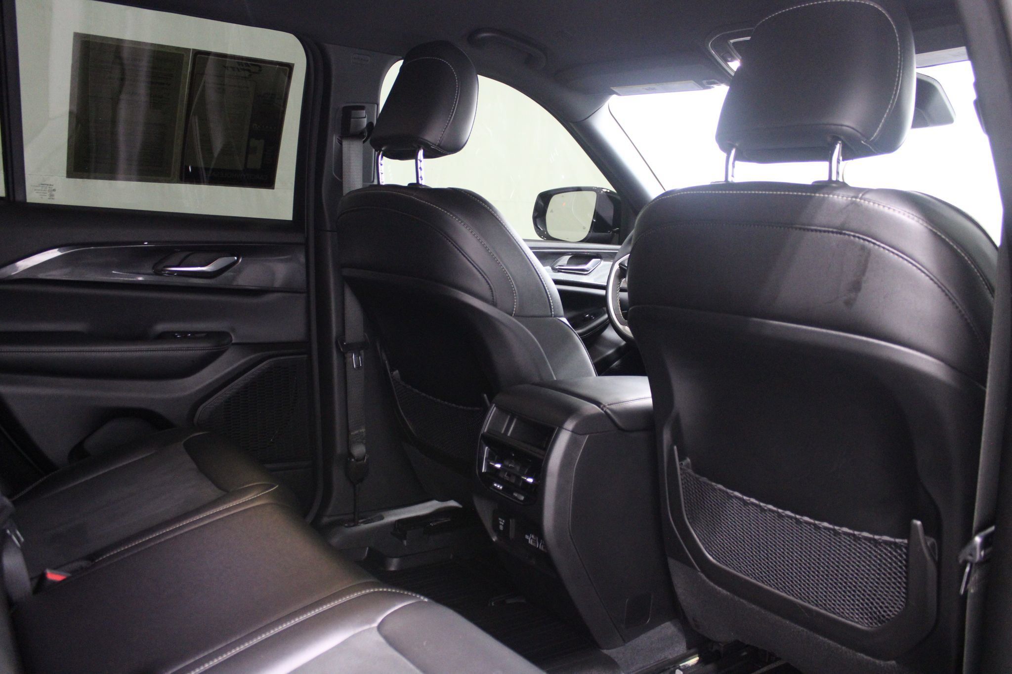 Used 2023 Jeep Grand Cherokee Altitude AWD/4WD image 20