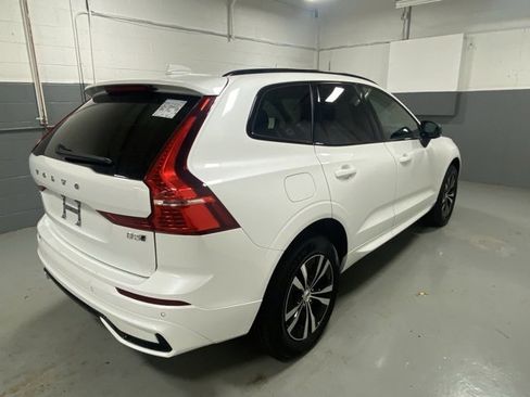 Used 2025 Volvo XC60 B5 Core image 3