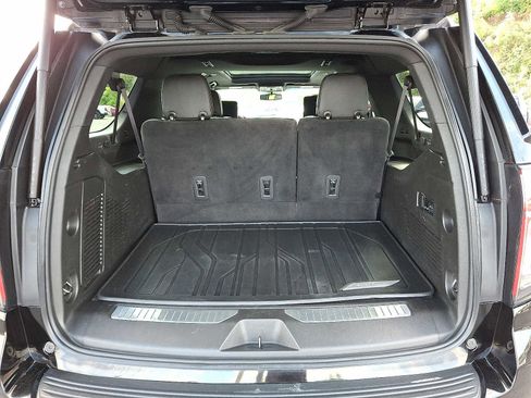 Used 2022 Chevrolet Suburban RST w/ Luxury Package image 29