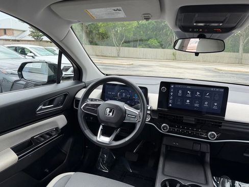Used 2024 Honda Prologue EX image 25