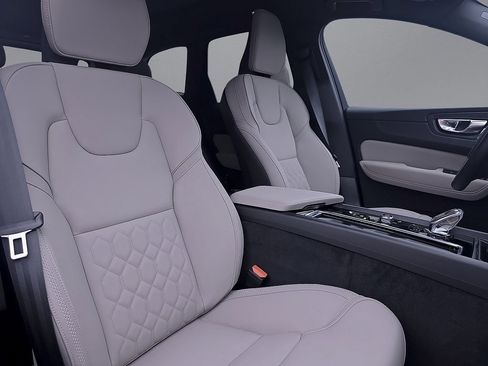 New 2026 Volvo XC60 B5 Plus w/ Climate Package AWD/4WD image 18