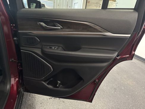 New 2026 Jeep Grand Cherokee Limited w/ Luxury Tech Group II image 36