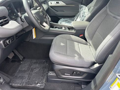 New 2026 Ford Explorer Active image 9