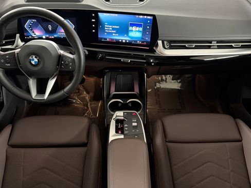 Used 2025 BMW X1 xDrive28i image 3