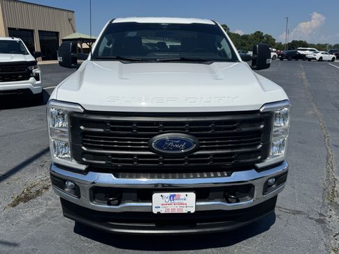 Certified 2026 Ford F250 XL w/ XL Chrome Package AWD/4WD image 3