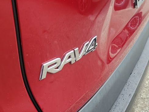 Used 2020 Toyota RAV4 Limited AWD/4WD image 8