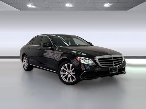 Certified 2018 Mercedes-Benz E 300 4MATIC image 6