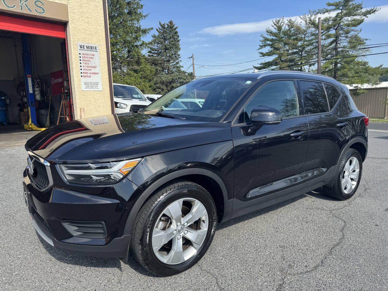 Used 2020 Volvo XC40 T5 Momentum AWD/4WD image 3
