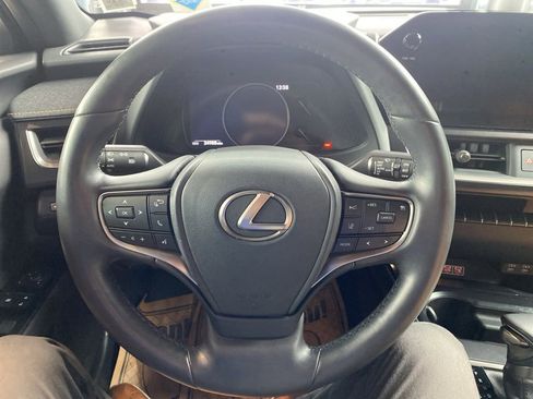 Used 2023 Lexus UX 250h AWD w/ Accessory Package (Z2) image 5