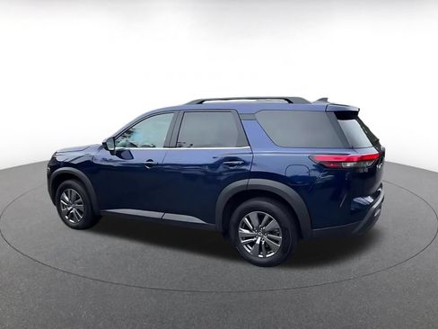 Used 2025 Nissan Pathfinder SV FWD image 10