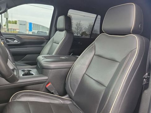 Used 2021 Chevrolet Tahoe Premier w/ Premium Package RWD image 12