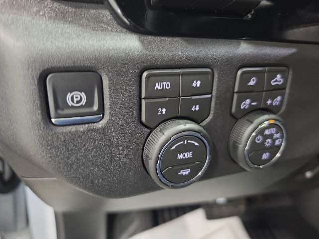 Used 2026 Chevrolet Silverado 3500 LTZ w/ LTZ Plus Package AWD/4WD image 19