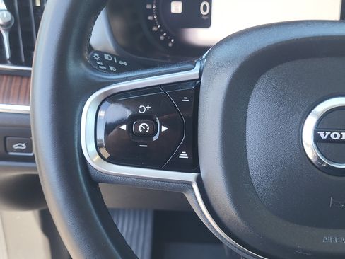 Certified 2023 Volvo XC60 B5 Ultimate w/ Climate Package AWD/4WD image 15