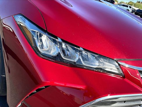 Used 2022 Toyota Avalon XLE FWD image 29