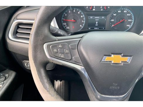 Used 2018 Chevrolet Equinox LT image 17