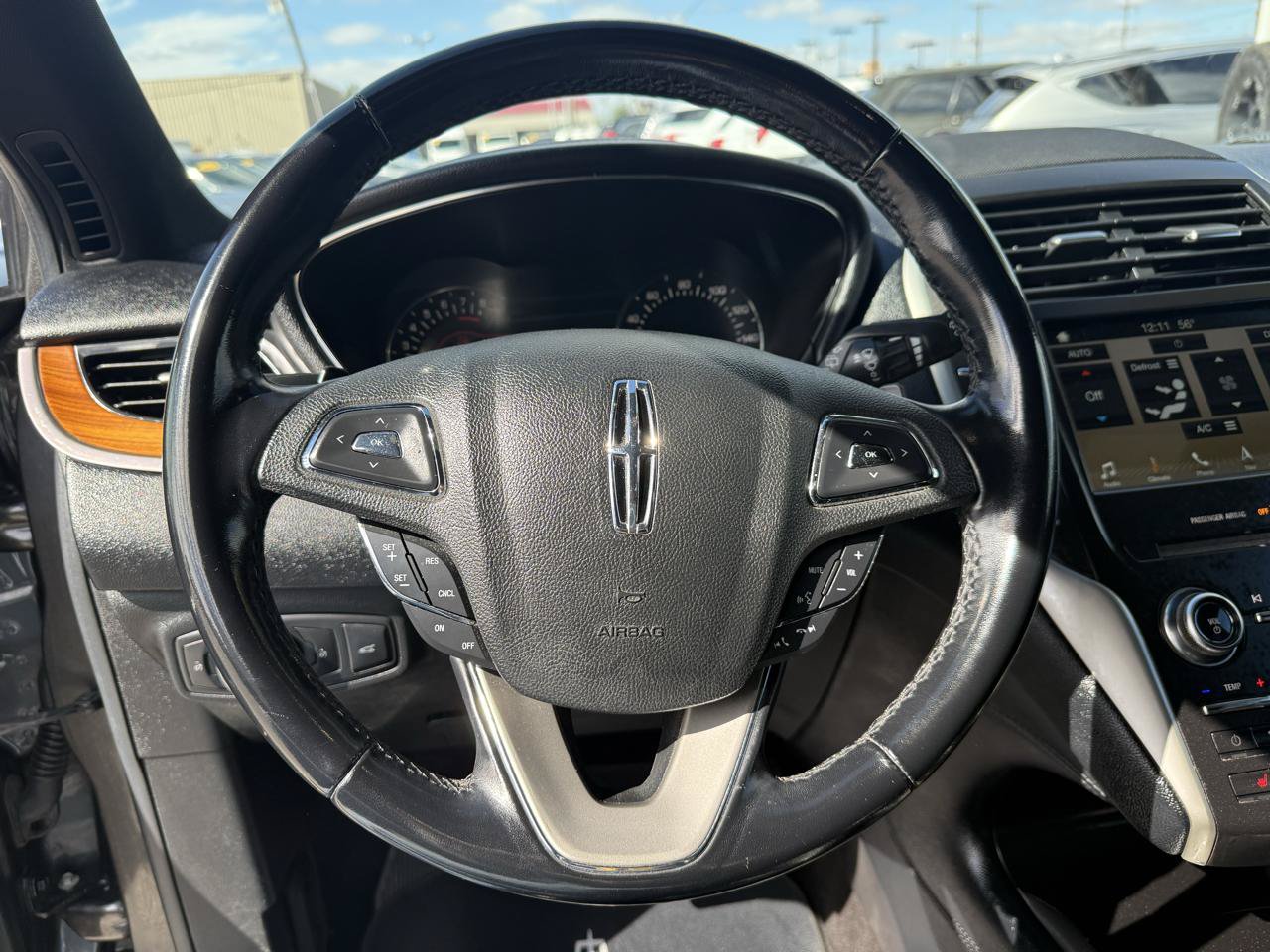 Used 2018 Lincoln MKC Select w/ Select Plus Package AWD/4WD image 18