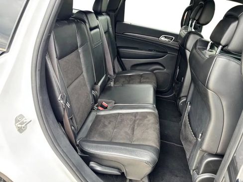 Used 2019 Jeep Grand Cherokee Altitude AWD/4WD image 26