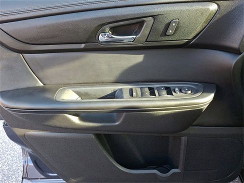 Used 2014 GMC Acadia SLE image 11