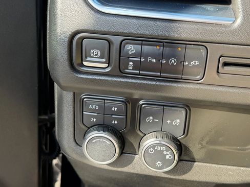 Used 2021 Chevrolet Tahoe Z71 image 18