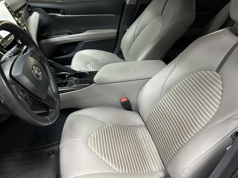 Used 2024 Toyota Camry SE w/ Cold Weather Package FWD image 16