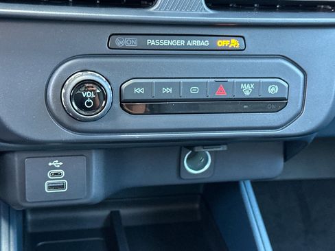New 2026 Ford Maverick XL AWD/4WD image 25