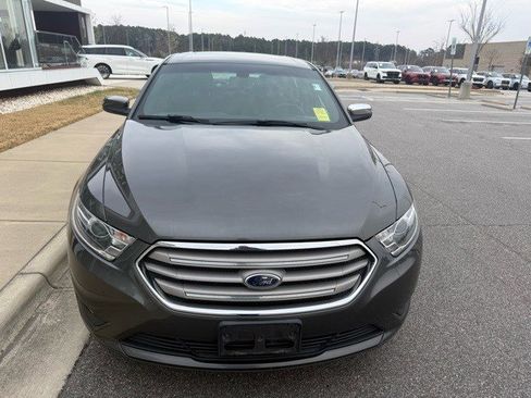 Used 2016 Ford Taurus SEL image 3