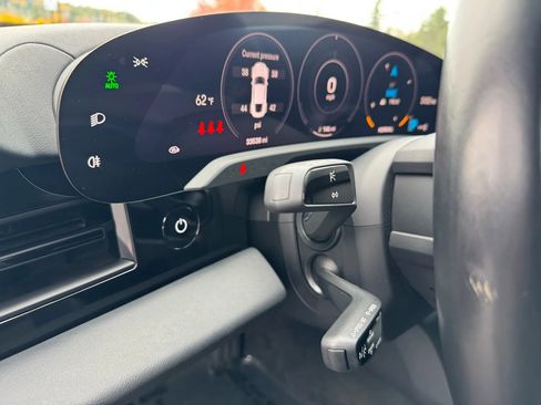 Used 2022 Porsche Taycan image 26