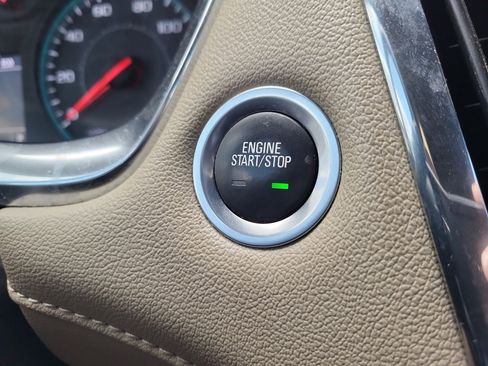 Used 2023 Chevrolet Traverse LS image 22