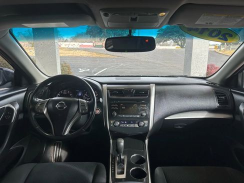 Used 2014 Nissan Altima 2.5 SV w/ Convenience Package image 9