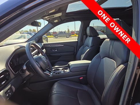 Used 2025 Honda Pilot Black Edition image 14