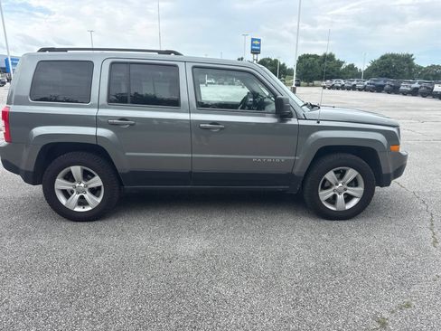 Used 2014 Jeep Patriot Sport w/ Power Value Group AWD/4WD image 3