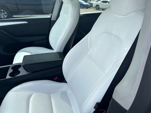 Used 2023 Tesla Model Y Long Range AWD/4WD image 30