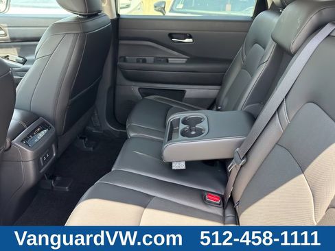 Used 2026 Nissan Pathfinder SL FWD image 32