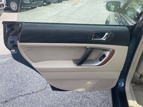 Used 2006 Subaru Outback 2.5i w/ Popular Equipment Group 2B image 26