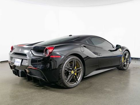 Used 2017 Ferrari 488 GTB RWD image 8